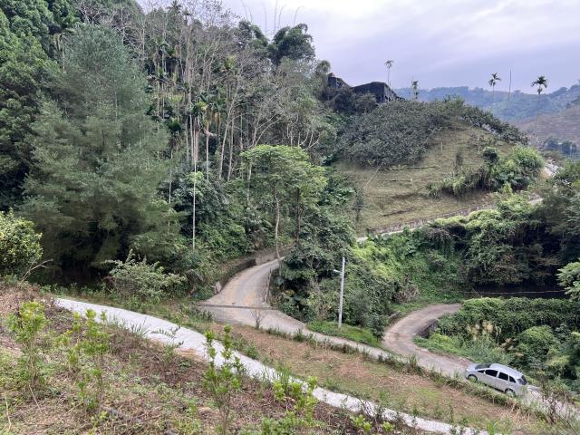 遠眺山景，風景秀麗
